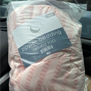 Twinkle Toes Zipper Bedding - Twin size
